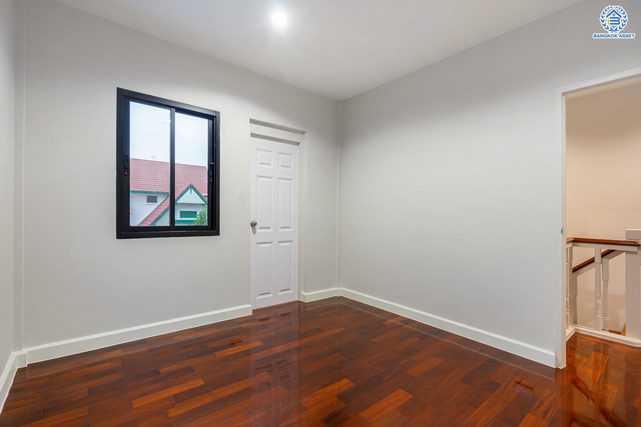 บ้านมือสองตกแต่งใหม่ ม.ชัยพฤกษ์ บางบัวทอง บ้านเดี่ยวแบรนด์ LH หลังมุม เนื้อที่ 77.1 ตร.ว. ฟังก์ชัน 3 ห้องนอน 4 ห้องน้ำ 1 ห้องอเนกประสงค์ 1 ห้องแม่บ้าน จอดรถ 2 คัน พร้อม Facilities ครบครัน บนทำเลเดินทางสะดวก ติดถนนบางกรวย-ไทรน้อย ใกล้เซ็นทรัลเวสต์เกต และรถไฟฟ้าสายสีม่วง "สถานีบางพลู"